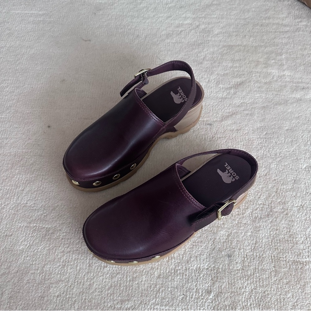 Sorel Burgundy Leather Slingback Clogs with Tan Lug Sole - Picture 2 of 6